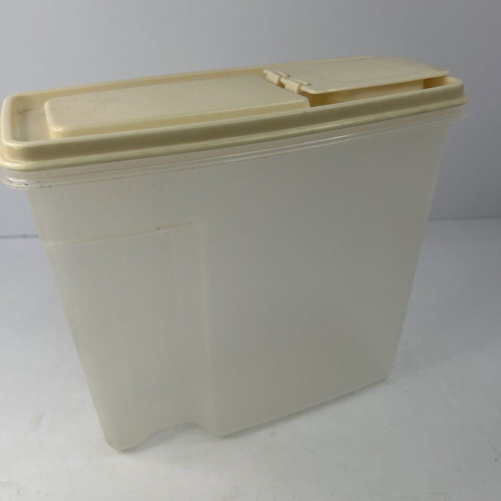 Vintage Rubbermaid Servin' Saver 13 Cup Cereal Keeper 3.1L
